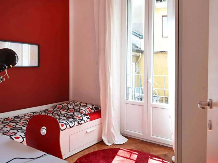 Appartamento quadrilocale in affitto in Via Achille Mauri, Missori, Milano