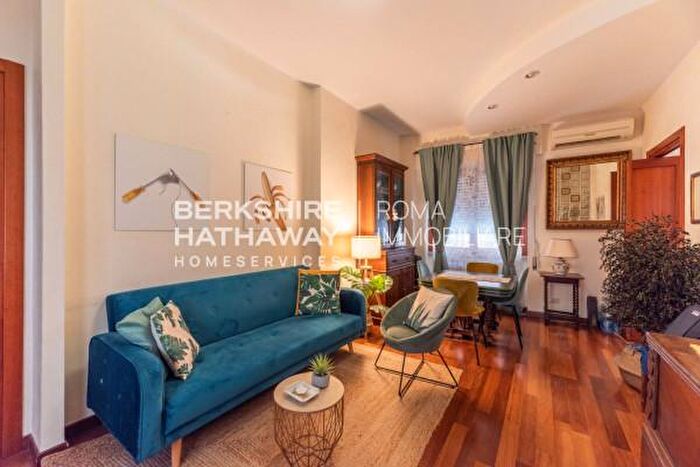 Appartamento bilocale in vendita in Via Boncompagni, Roma