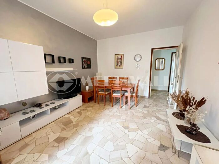 Appartamento con 7 locali in vendita in Via Roggiuzzole, Pordenone