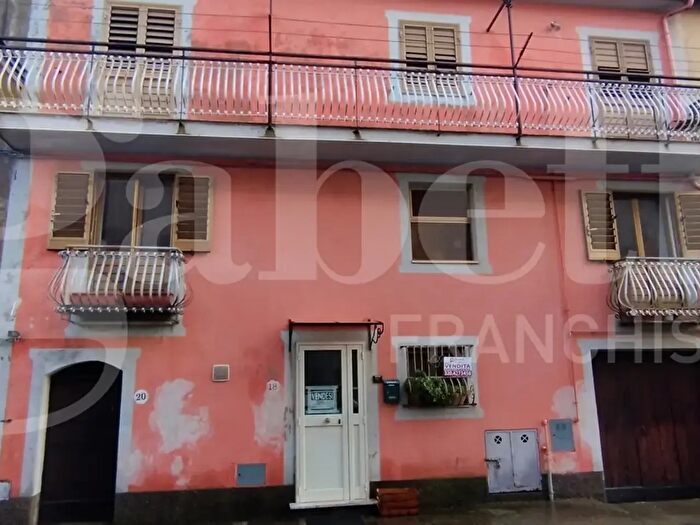 Appartamento con 5 locali in vendita in Via Armando Diaz, Cortale