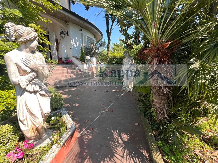 Casa quadrilocale in vendita in Via Don Verderio, Cassina De Pecchi