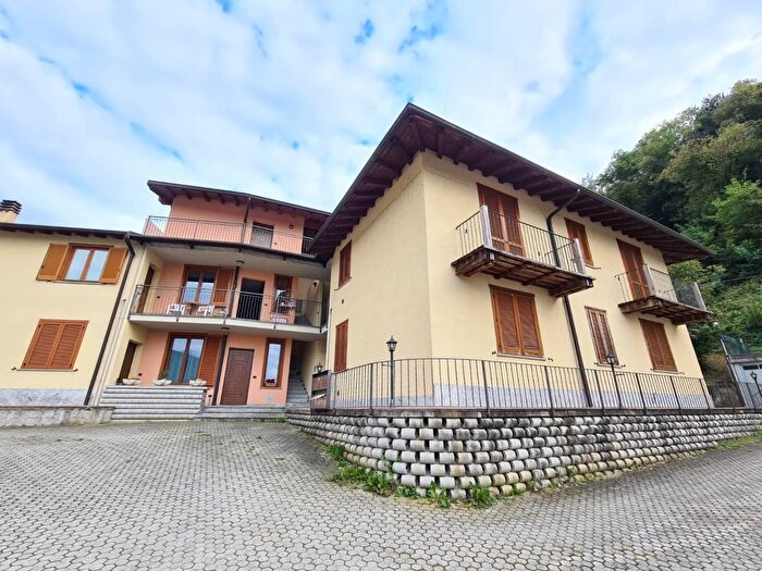 Appartamento trilocale in vendita in Via Cimitero, Rogolo