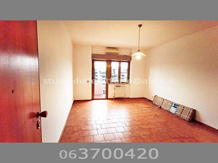 Appartamento bilocale in affitto in Viale Ettore Franceschini, Colli Aniene, Roma