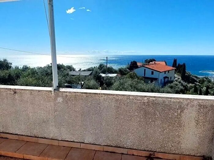 Casa trilocale in vendita in Sp PoggiCivezza, Imperia