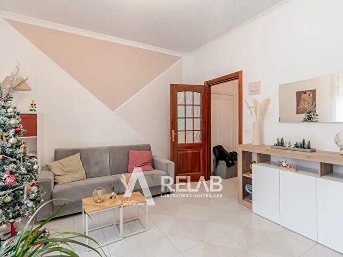 Case in Vendita e in Affitto - 3