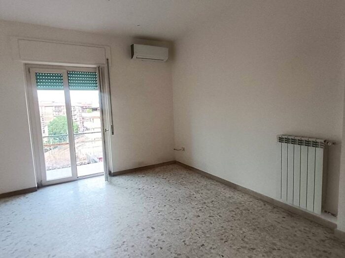 Appartamento quadrilocale in affitto in Via Mondo, Caserta