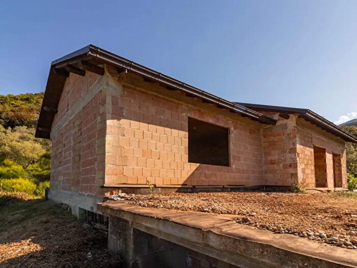 Casa monolocale in vendita in Via Romana, Roccantica
