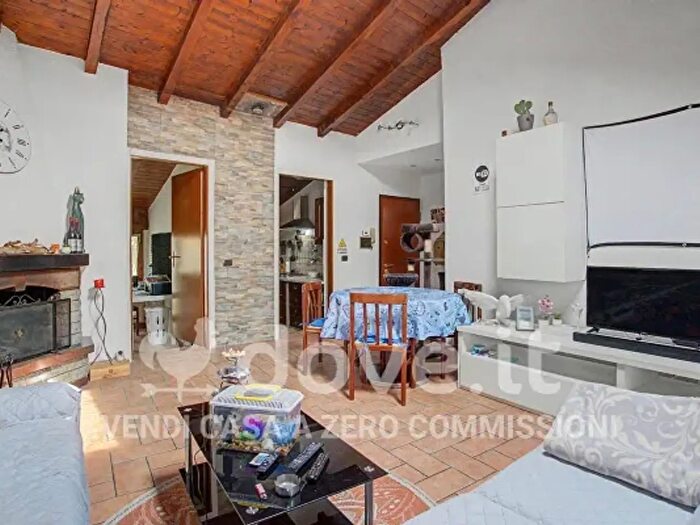 Appartamento trilocale in vendita in Via XXIV Maggio, Cuveglio