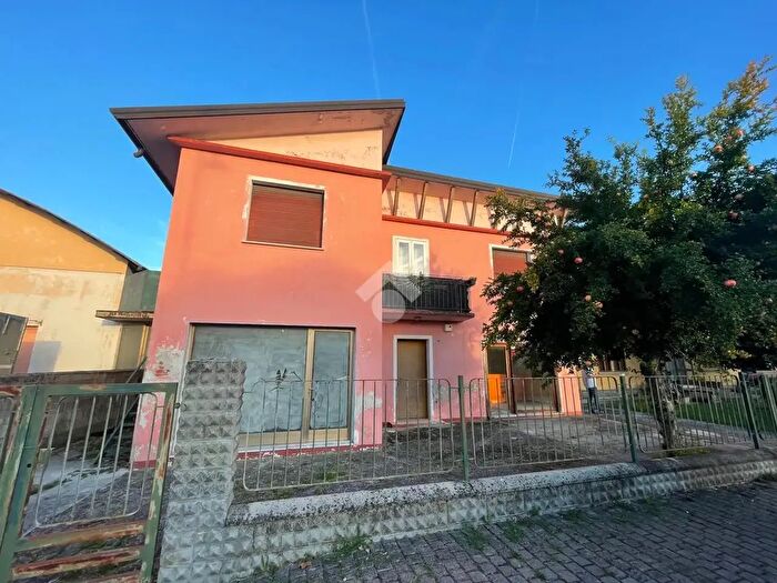 Casa trilocale in vendita in Corso Cavour, San Stino di Livenza