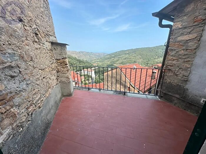 Casa quadrilocale in vendita in Via Duomo, Pietrabruna