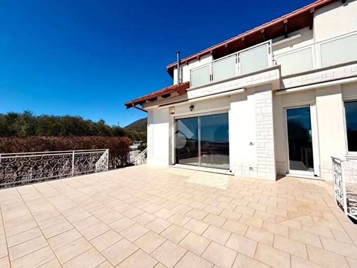 Casa con 6 locali in vendita in Via Terra del Sole, Ceriale