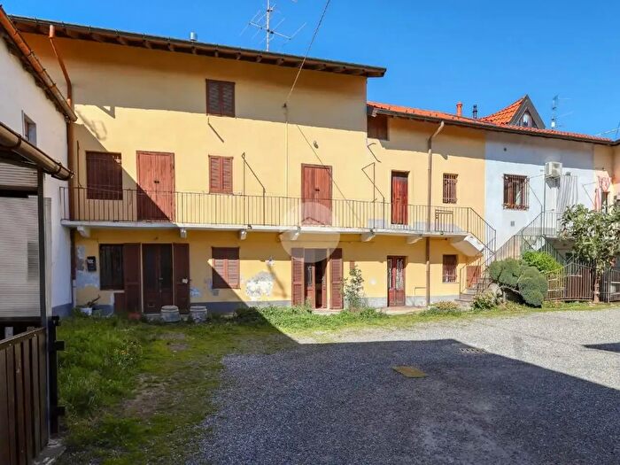 Casa con 5 locali in vendita in Via G Pascoli, Gallarate