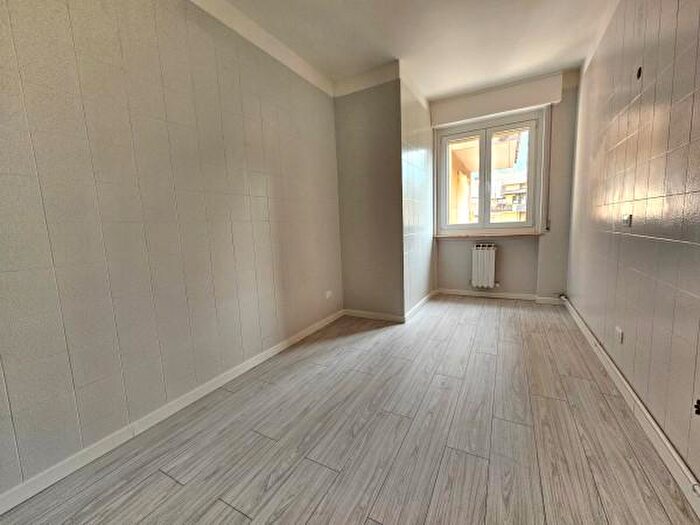 Appartamento trilocale in vendita in Via Trieste, Gandino