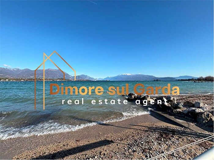 Appartamento trilocale in affitto in via della valle, Campagnola, Manerba del Garda