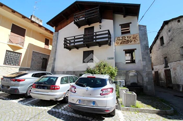 Casa trilocale in vendita in Via Miniera, Pinasca