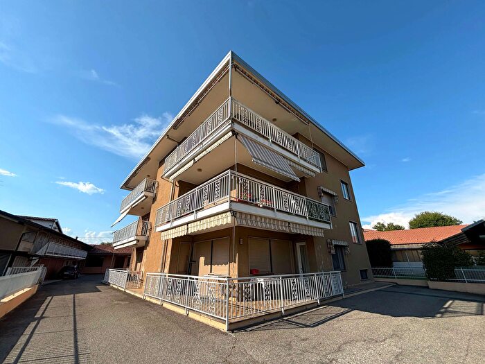 Appartamento con 5 locali in vendita in Via XXIV Maggio, Borgomanero