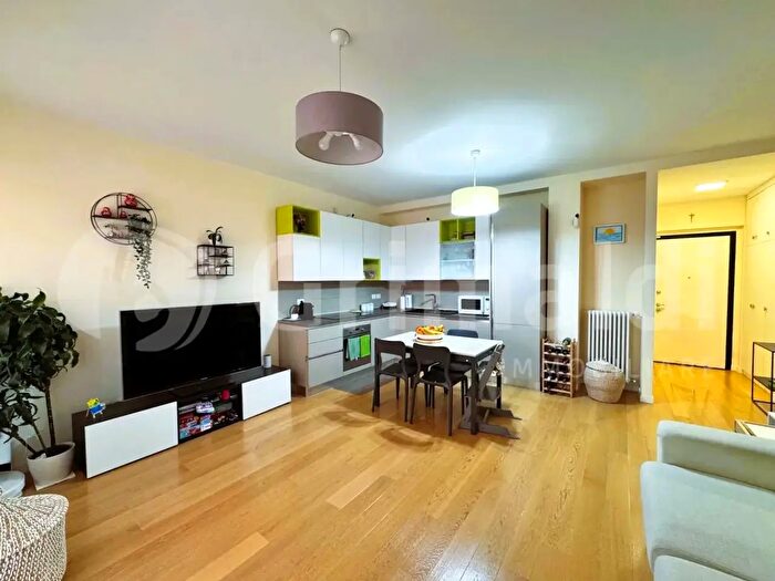 Appartamento trilocale in affitto in Via Cesare Saldini, Milano