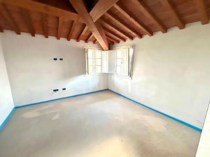 Casa con 7 locali in vendita in Ponsacco