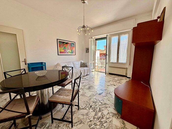 Appartamento con 5 locali in vendita in Via Terralba, Arenzano