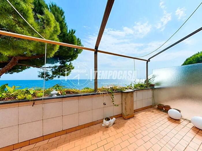 Appartamento bilocale in vendita in Via del Mare, Arenzano