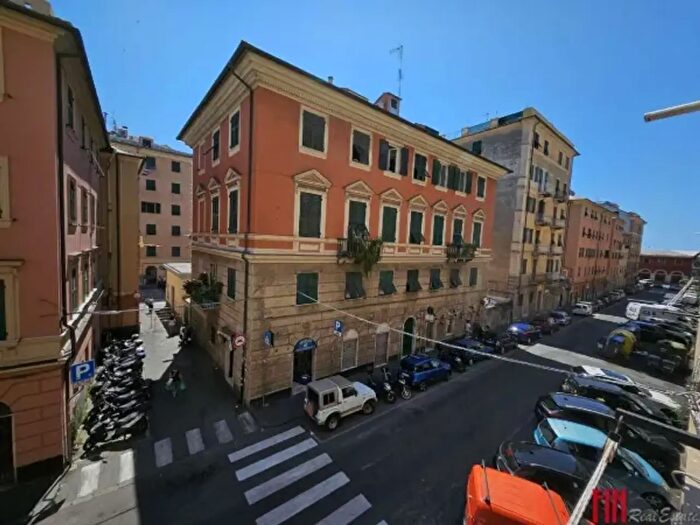 Appartamento quadrilocale in vendita in Via Giuseppe Biancheri, Genova