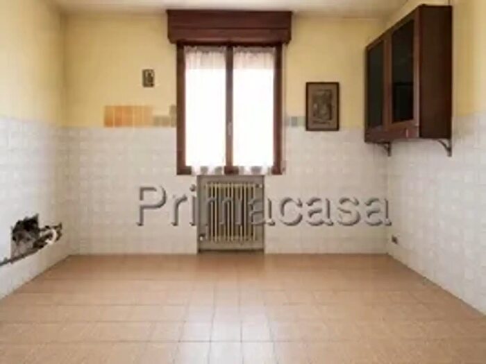Appartamento con 6 locali in vendita in Carpi