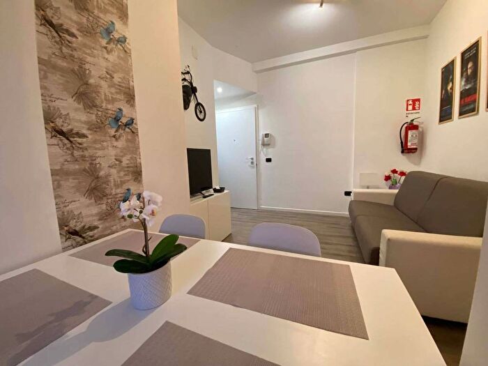 Appartamento bilocale in affitto in Via Privata Pomezia, Pasteur, Milano