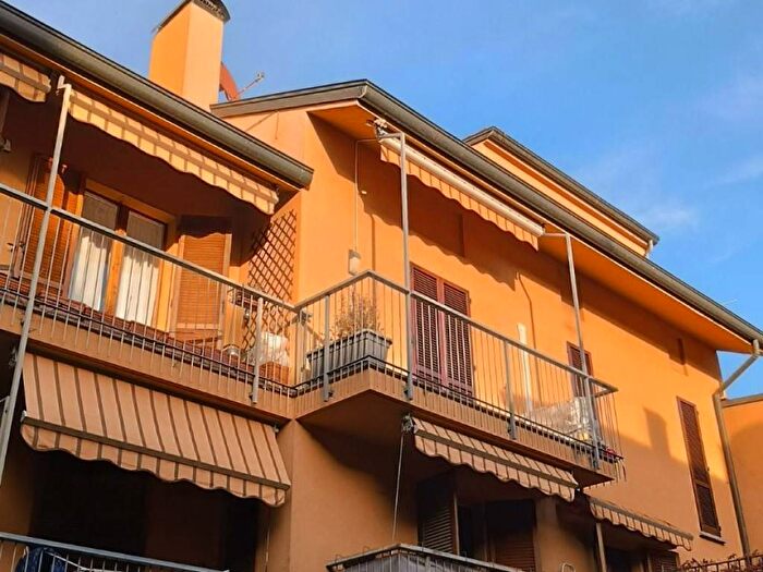 Appartamento trilocale in affitto in Via Camillo Benso di Cavour, Centro, Vimercate