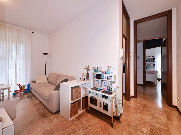 Appartamento trilocale in affitto in Via Giuseppe Candiani, Dergano, Milano