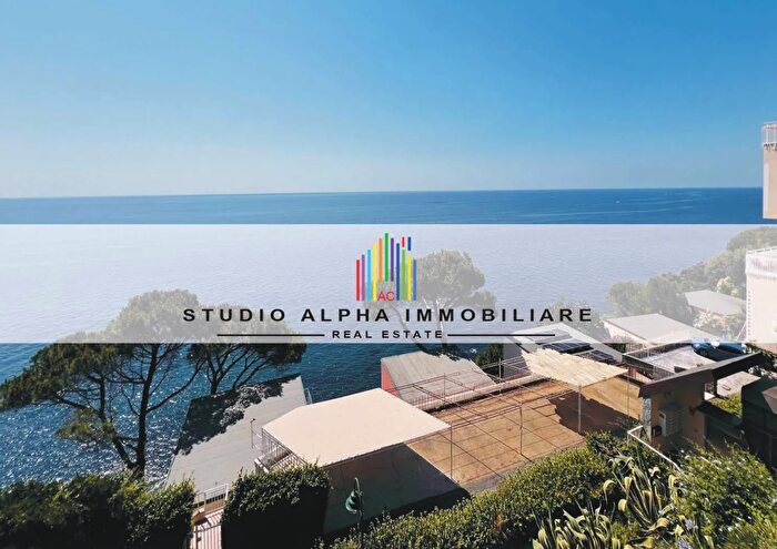 Appartamento con 5 locali in vendita in Via della Costa, Arenzano