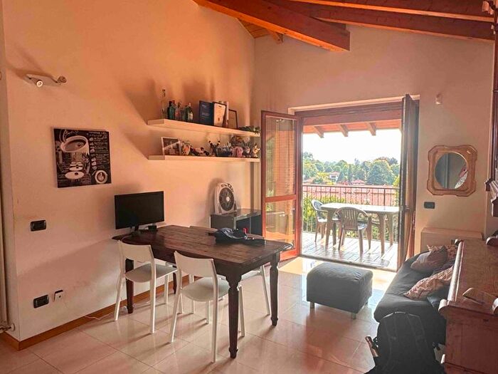 Casa bilocale in affitto in Via Michelangelo Buonarroti, Travedona Monate, TravedonaMonate