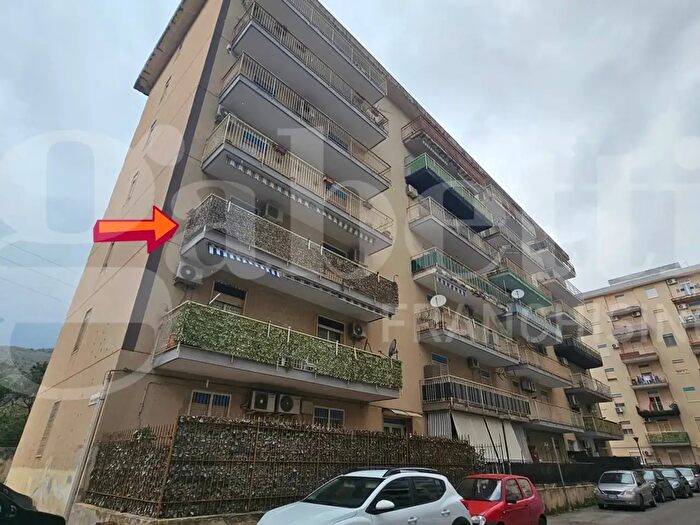 Appartamento trilocale in vendita in Via Pietro Scaglione, Palermo