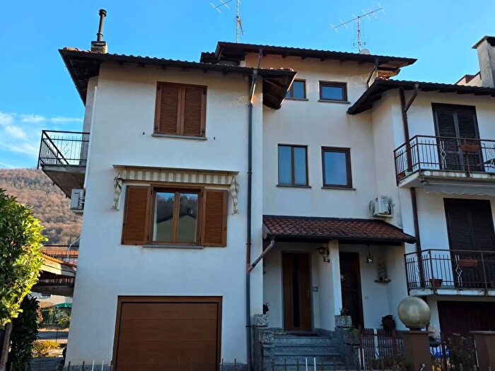Casa con 5 locali in vendita in Via degli Alpini, Porto Ceresio