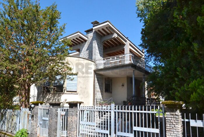 Appartamento con 9 locali in vendita in Valdagno