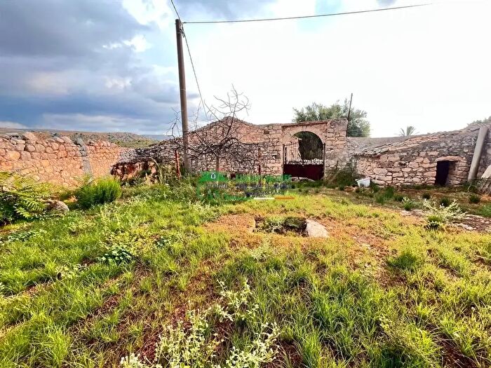 Casa quadrilocale in vendita in Contrada Cifali, Chiaramonte Gulfi