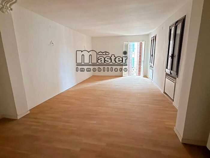 Appartamento con 6 locali in affitto in Via Calmaggiore, Treviso