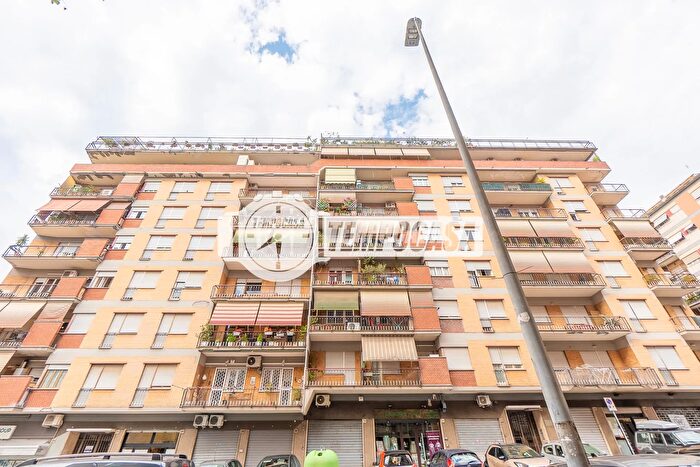 Appartamento trilocale in vendita in Roma