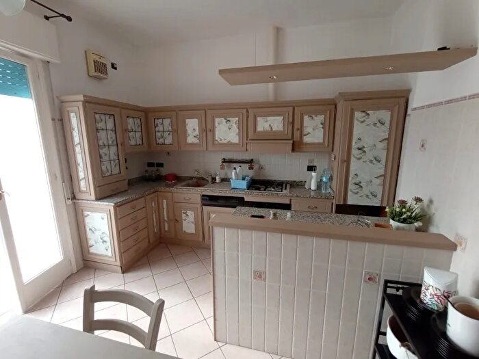 Appartamento con 5 locali in vendita in Via Costamagna, Imperia