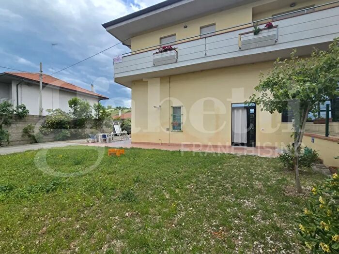 Appartamento quadrilocale in vendita in Via Teramo, Mosciano SantAngelo