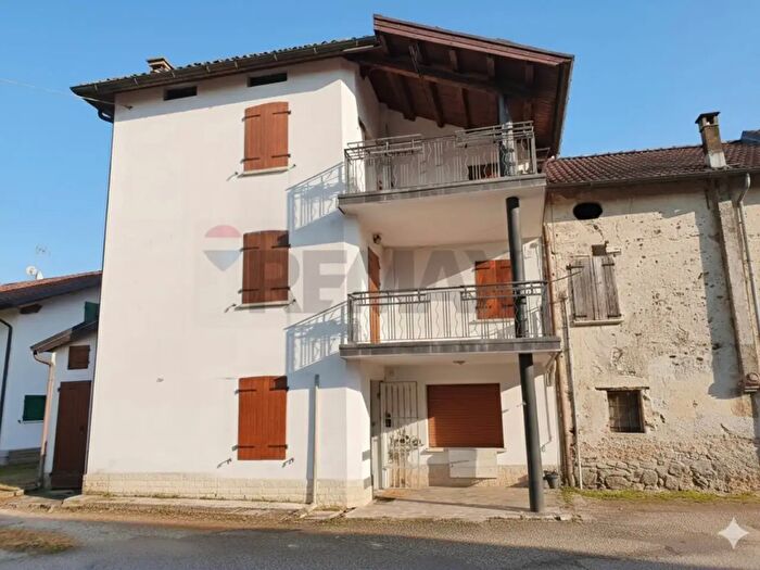 Casa con 6 locali in vendita in Via Can, Cesiomaggiore