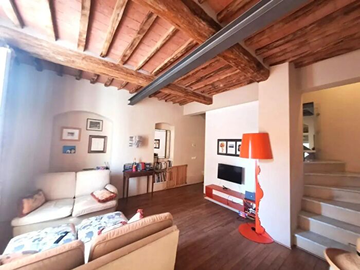 Casa quadrilocale in affitto in Carrara