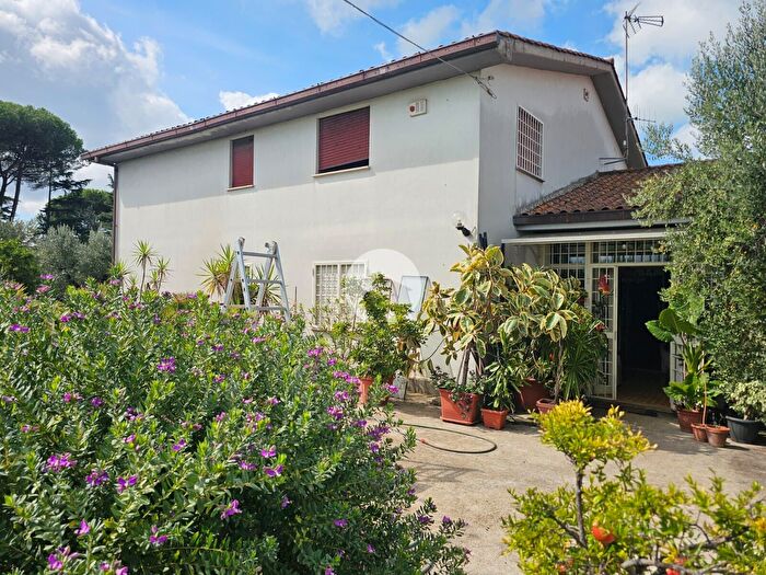 Casa con 5 locali in vendita in Contrada Colle dOro Snc, Velletri