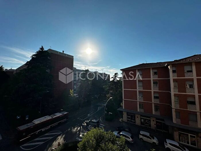 Appartamento quadrilocale in vendita in Piazza Clodoveo Bonazzi, Bologna