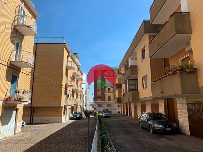 Appartamento quadrilocale in vendita in Via Lupo Protospata, Matera