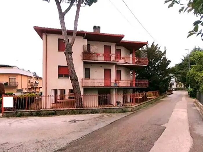 Appartamento con 5 locali in vendita in Via Oslavia, Foligno