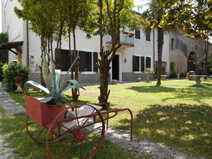 Appartamento bilocale in affitto in Sacra Famiglia Castel D'Azzano, Verona