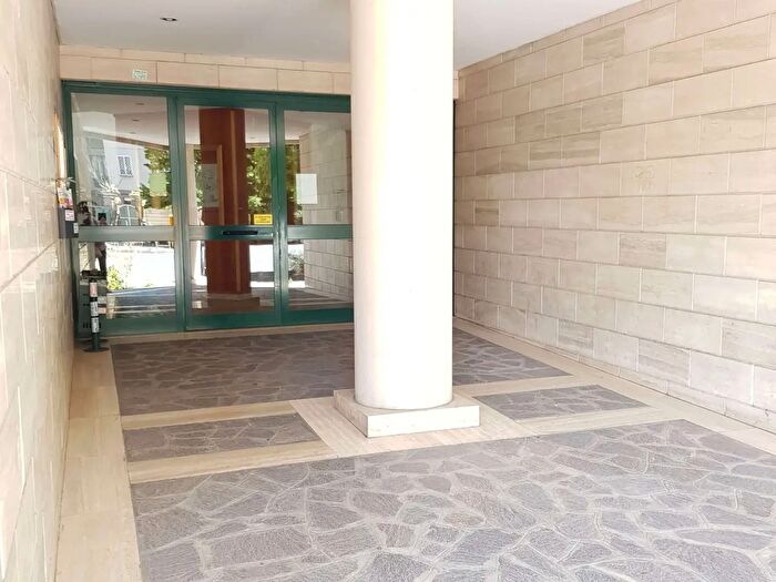 Appartamento con 5 locali in affitto in Roma