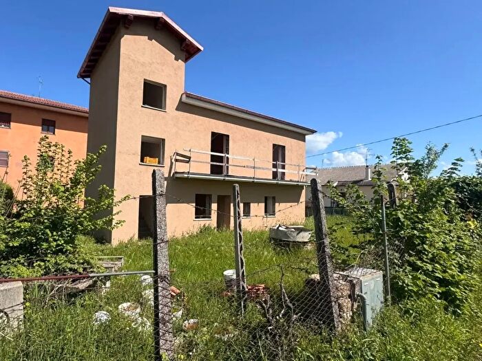 Case in Vendita e in Affitto - 2