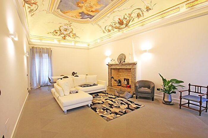 Appartamento con 5 locali in vendita in Piazza Pellegrini, Pisogne