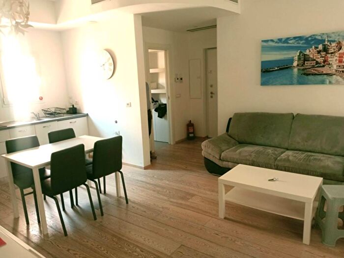 Appartamento trilocale in affitto in Via di Ravecca, Molo, Genova